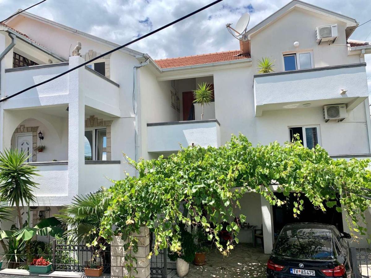 Apartmani Tamara 蒂瓦特 外观 照片