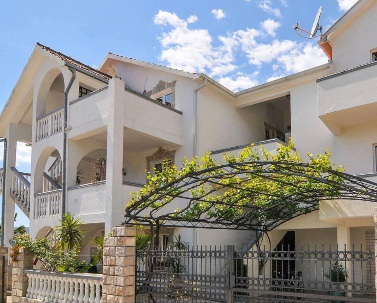 Apartmani Tamara 蒂瓦特 外观 照片